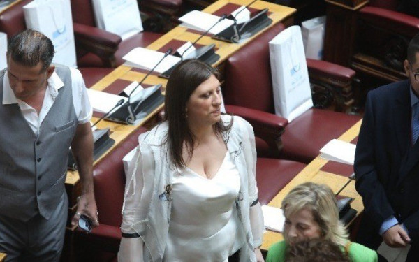 Ζ. Κωνσταντοπούλου: «Τώρα, όλοι καταλαβαίνουν τι σημαίνει 6 βουλευτές να δίνουν τη μάχη μέσα στη Βουλή»