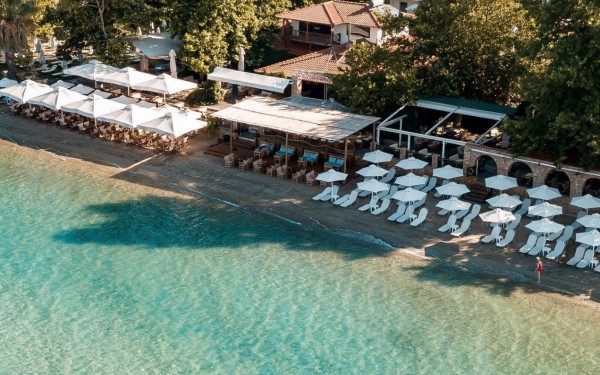 Οι κοντινές καλοκαιρινές αποδράσεις έχουν όνομα κι αυτό είναι «KYMA Beach Bar Restaurant»