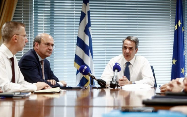 Τι θα περιλαμβάνει το πολυνομοσχέδιο του ΥΠΟΙΚ - Αυξήσεις μισθών στο Δημόσιο, αύξηση αφορολόγητου, μείωση ΕΝΦΙΑ