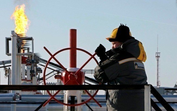 Πετρελαιοκηλίδα στο βόρειο τμήμα της Ρωσίας απειλεί να προκαλέσει μεγάλη ζημιά στο περιβάλλον