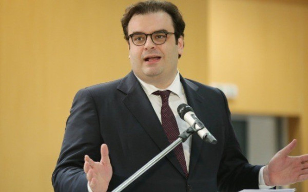 Επίσκεψη Κυριάκου Πιερρακάκη στα Γενικά Αρχεία του Κράτους στο Ηράκλειο