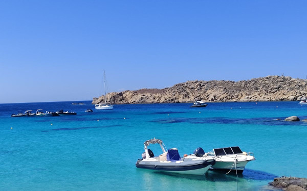 Μύκονος: Διακοπή ρεύματος για 2 ώρες - Με φακούς και κεριά οι τουρίστες 