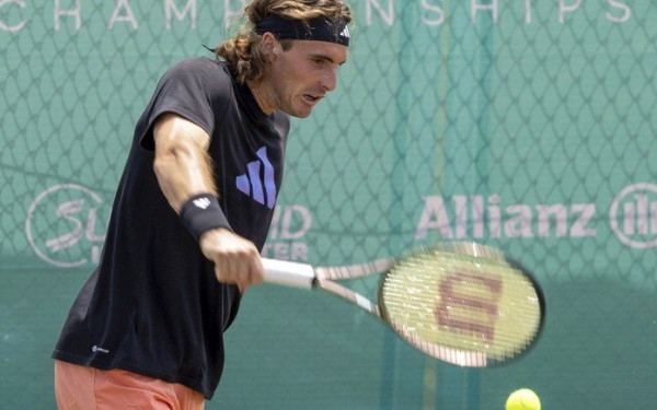 Στέφανος Τσιτσιπάς: Αποκαθήλωση πριν το Γουίμπλεντον (βίντεο)