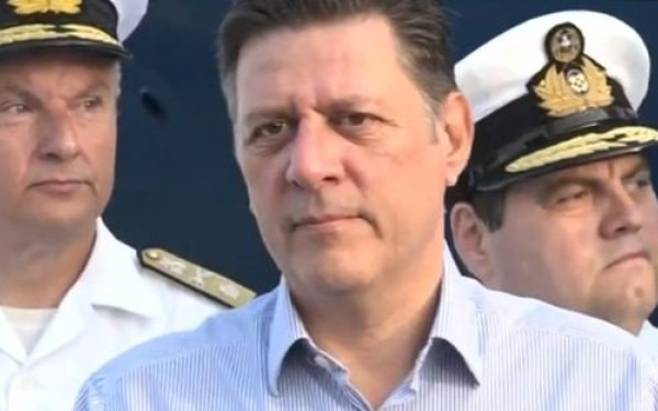 Στο λιμάνι του Πειραιά ο Μ. Βαρβιτσιώτης: Θα δουλέψουμε σκληρά ώστε η ταξιδιωτική εμπειρία να είναι με ασφάλεια (βίντεο)