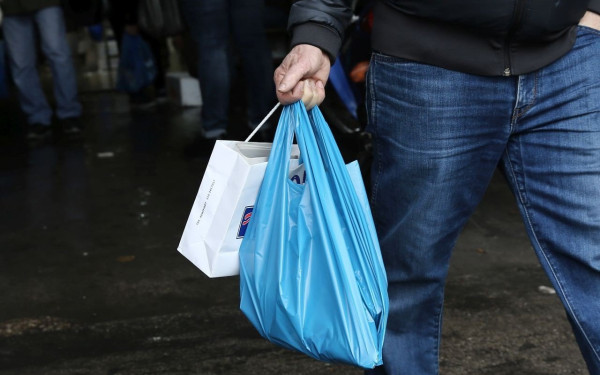 Θεσσαλονίκη: Να θεσμοθετηθεί 13ος και 14ος μισθός στο δημόσιο ζητά η Ομοσπονδία Επαγγελματιών και Εμπόρων 