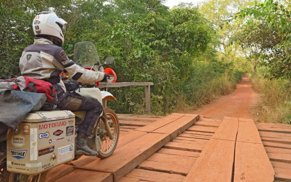 Φεύγουν με βανάκι και μοτοσικλέτα από Θεσσαλονίκη για να εξερευνήσουν την αμερικάνικη ήπειρο (φωτ.)