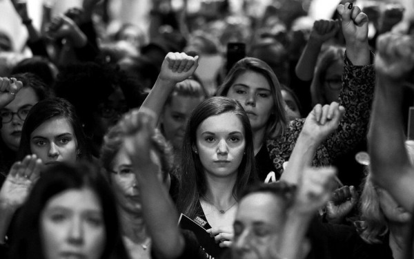 Μετά το #Metoo, το #10secondi: Ξεσηκωμός μετά από δικαστική απόφαση που μετρά τη σεξουαλική παρενόχληση με τα δευτερόλεπτα