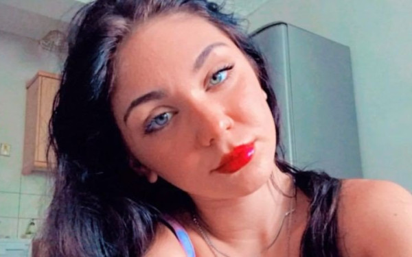 «Ζούμε σε σκοτάδι»: Δύο χρόνια χωρίς απαντήσεις για τον θάνατο 16χρονης από αλλεργικό σοκ μετά από κατανάλωση σάντουιτς – Συγκλονίζει η αδελφή της