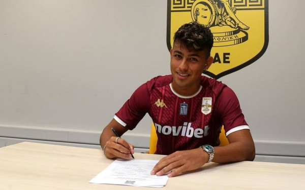 Άρης: Ο Σαμόρα υπέγραψε για πέντε χρόνια και υποσχέθηκε επιτυχίες (φωτ.)