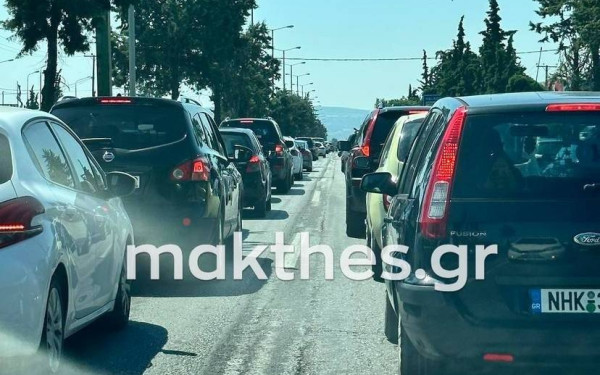 Θεσσαλονίκη: Μποτιλιάρισμα στην έξοδο προς Χαλκιδική - Στενάζει η Μουδανίων