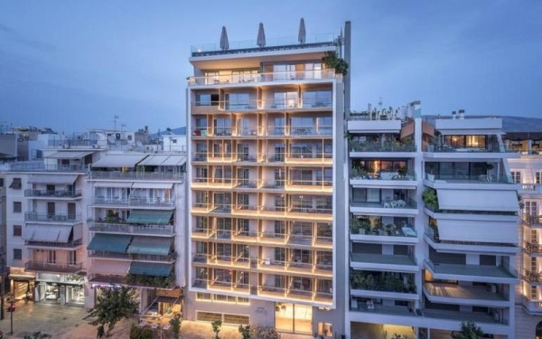 Coco-mat: Τι απαντά η Μπλε Κέδρος για το «λουκέτο» στο ξενοδοχείο της στην Ακρόπολη