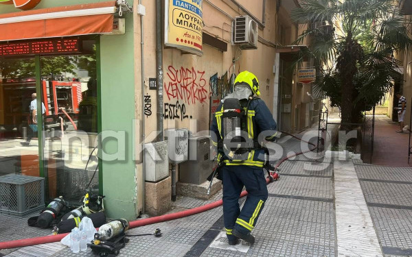 Θεσσαλονίκη: Φωτιά σε διαμέρισμα στην Β. Όλγας (βίντεο, φωτ.)