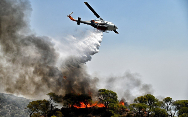  24 αεροπλάνα και 4 ελικόπτερα σε 10 κράτη-μέλη της ΕΕ για τις πυρκαγιές