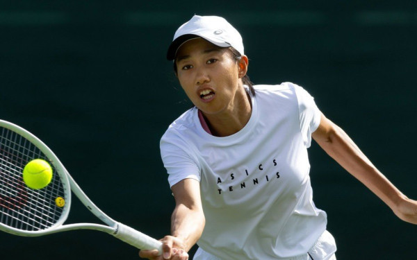 Κινέζα τενίστρια υπέστη κρίση πανικού και εγκατέλειψε το τουρνουά της Βουδαπέστης (βίντεο)