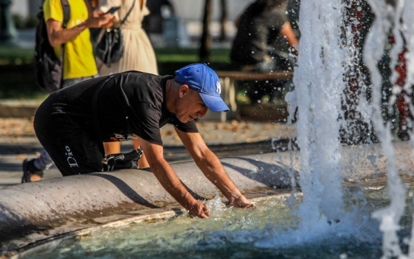 Καύσωνας: Αντίστροφη μέτρηση για τα νέα 44ρια - Πότε και πού θα «χτυπήσουν»