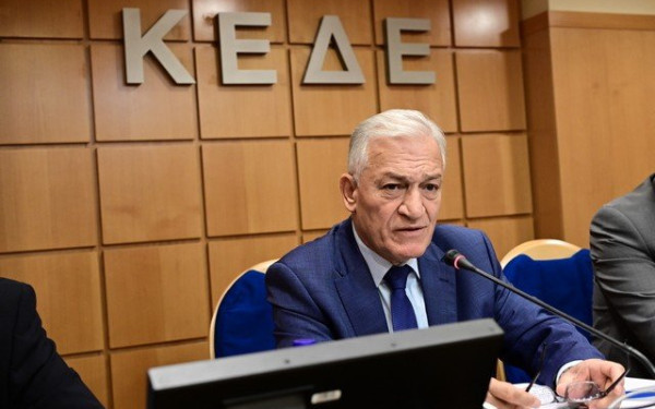 Θεσσαλονίκη: Το γρουσούζικο χρίσμα, ο επόμενος πρόεδρος της ΚΕΔΕ, ο στοιχηματζής και οι δικαιολογίες των ηττημένων. Γράφει ο Σαλονικιός