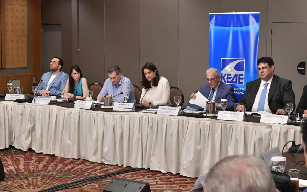 Συνεδρίασε το ΔΣ της ΚΕΔΕ με την παρουσία της πολιτικής ηγεσίας του Υπουργείου Εσωτερικών