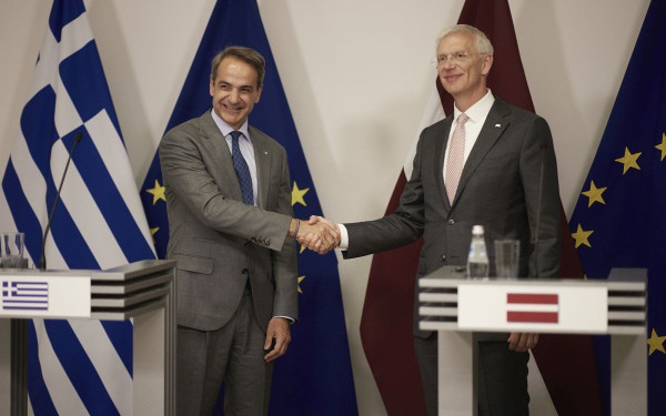 K. Mητσοτάκης από Λετονία: Έχουμε τσακίσει το «επιχειρηματικό» μοντέλο των διακινητών μεταναστών στην Ανατολική Μεσόγειο