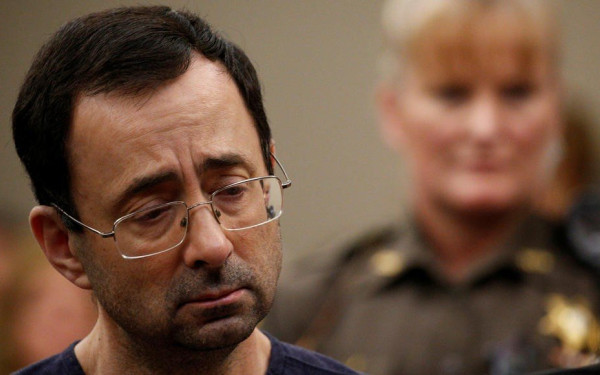 Μαχαιρώθηκε στη φυλακή ο «σατανικός» γιατρός που είχε κακοποιήσει δεκάδες νεαρές γυμνάστριες (βίντεο)