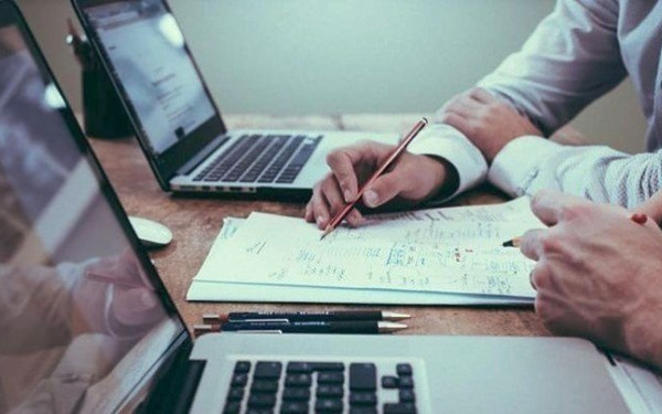 Τα έξι «ανοιχτά» προγράμματα της ΔΥΠΑ, με επιχορήγηση έως 17.000 ευρώ ανά νέα θέση εργασίας