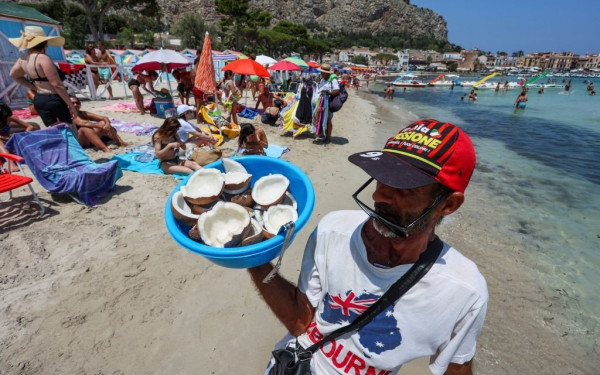 Υψηλές θερμοκρασίες: Σήμα κινδύνου από τους επιστήμονες για τις τροφικές δηλητηριάσεις (βίντεο)