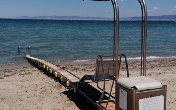 Θεσσαλονίκη: Προσβάσιμη παραλία για ΑμεΑ σε Νέους Επιβάτες και Επανομή