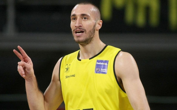 Μπάσκετ: Επέστρεψε στον Άρη ο Σλαφτσάκης (βίντεο)