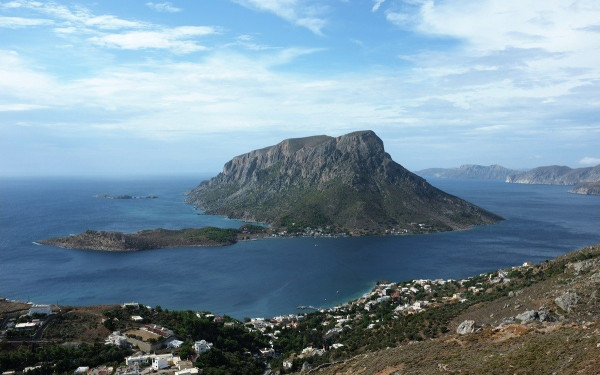 Δείτε βίντεο: Γαλλίδα τουρίστρια πήγε για διακοπές στην Τέλενδο και βαπτίστηκε Χριστιανή 