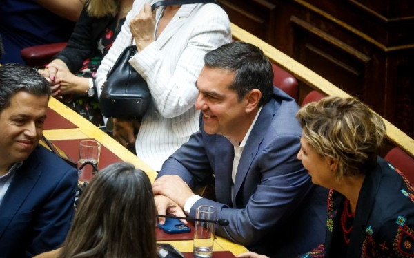 Στη Βουλή για τις προγραμματικές δηλώσεις ο Αλέξης Τσίπρας - Άκουσε την ομιλία του Σ. Φάμελλου (φωτ.)