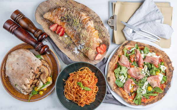 «Una Pizzeria» στην Περαία: Ναπολιτάνικες γεύσεις με υλικά από την εύφορη γη της Επανομής