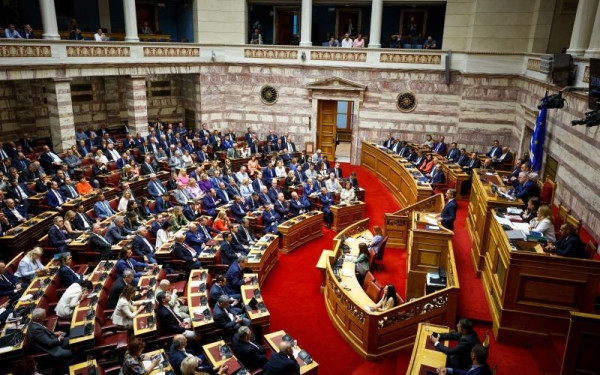 ΠΝΠ για ΕΚΑΒ και e-ΕΦΚΑ: Ποιά κόμματα είναι υπέρ, ποιά είναι κατά και ποιά επιφυλάσσονται