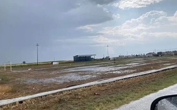 Ξάνθη: Ανεμοστρόβιλος προκάλεσε καταστροφές σε καλλιέργειες και κτηνοτροφικές μονάδες (φωτ.)