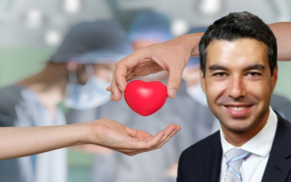 Λαρισαίος καρδιοχειρουργός έκανε την πρώτη μεταμόσχευση καρδιάς και νεφρών παγκοσμίως