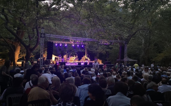 Νάουσα: Ένα «ταξίδι» στον κόσμο του Μίκη Θεοδωράκη για καλό σκοπό