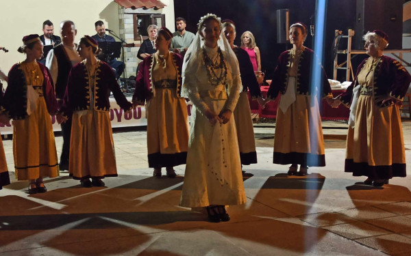 Ωραιόκαστρο: Αναβίωσε ο παραδοσιακός γάμος Μικρασιάτισσας με Θρακιώτη (φωτ.)