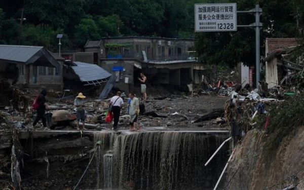 Πεκίνο: 11 νεκροί και 27 αγνοούμενοι από τις πλημμύρες και τις κατολισθήσεις