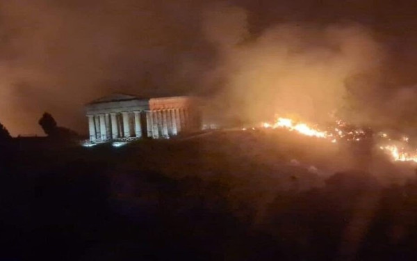 Ιταλία: 7 νεκροί σε βορρά και νότο από πλημμύρες και πυρκαγιές (βίντεο)