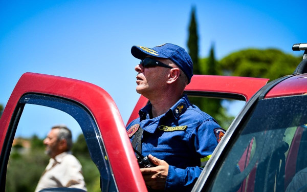 Στις φλόγες λόγω σόμπας μια μονοκατοικία στον Λευκώνα Σερρών - Τυχεροί οι ένοικοι (βίντεο)