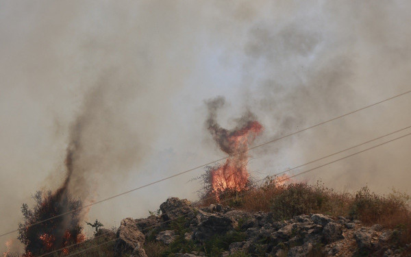 Κέρκυρα: Βελτιώνεται η εικόνα της πυρκαγιάς - Μάχη για να περιοριστούν οι αναζωπυρώσεις (βίντεο)