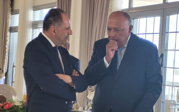 Πρωϊνό εργασίας του Γ. Γεραπετρίτη με τον Αιγύπτιο ΥΠΕΞ στο Ελ Αλαμέιν