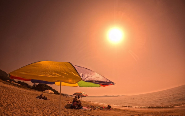 Οι υψηλές θερμοκρασίες αυξάνουν τον κίνδυνο για καρδιαγγειακά νοσήματα - Τι πρέπει να προσέχουν οι καρδιοπαθείς