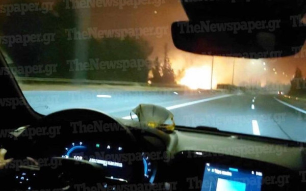 Έκλεισε η ΠΑΘΕ στο ύψος των Μικροθηβών λόγω φωτιάς 