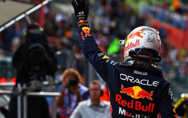 Φόρμουλα 1: Ο Φερστάπεν «χάρισε» την pole position στον Λεκλέρκ (βίντεο)