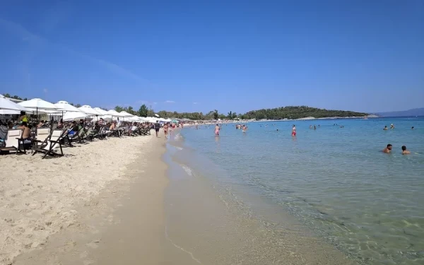 Χαλκιδική - Παλιούρι: Συνελήφθη ο πατέρας του 3χρονου που παραλίγο να πνιγεί και επανήλθε με ΚΑΡΠΑ