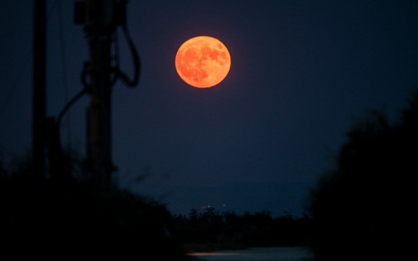 Καλαμαριά: Αυγουστιάτικη πανσέληνος με ...τανγκό στην ακτής της Αρετσούς