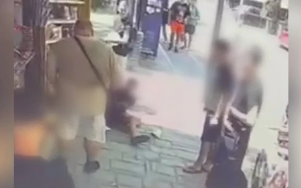 Κατερίνη: Άνδρας σπρώχνει με δύναμη ανήλικο και τον «πετάει» σε ράφια περιπτέρου - Δείτε βίντεο