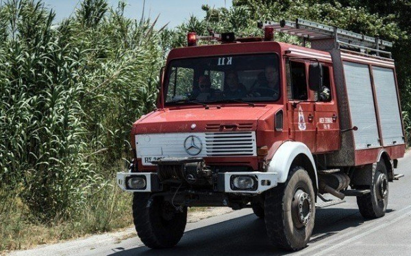 Χαλκιδική: Φωτιά στα Νέα Μουδανιά - Κάηκε γεωργικό μηχάνημα