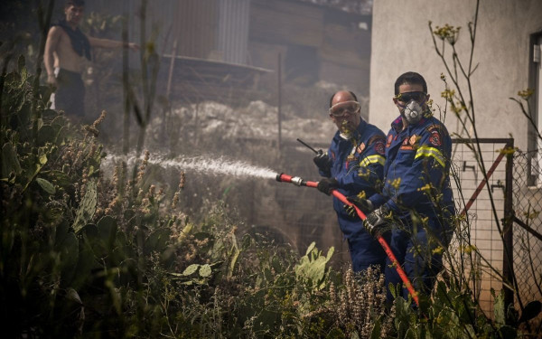 Πυρκαγιά σε χαμηλή βλάστηση στην Σάμο