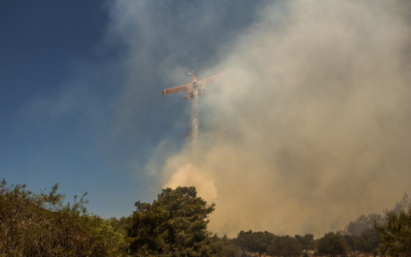 Υπό μερικό έλεγχο οι πυρκαγιές σε Αιγάλεω, Μενίδι, Ασπρόπυργο και Σχιστό