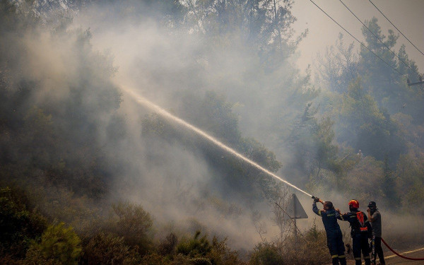  Ορειοθετήθηκε η φωτιά στο Αηδονοχώρι Σερρών